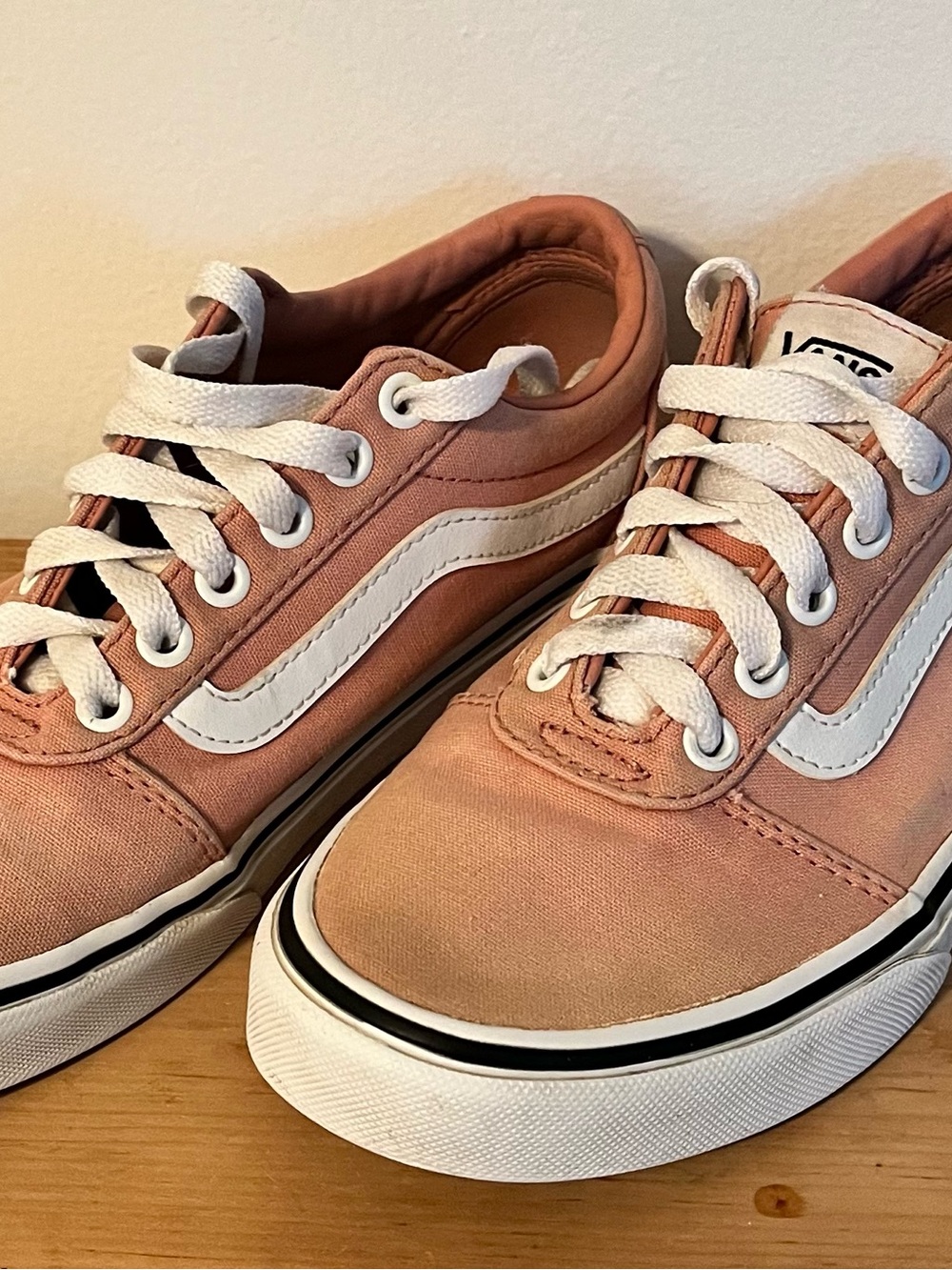 Vans Old Skool Sneakers in Salmon and White